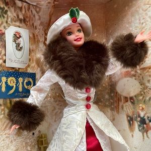 Holiday Memories Barbie-1995